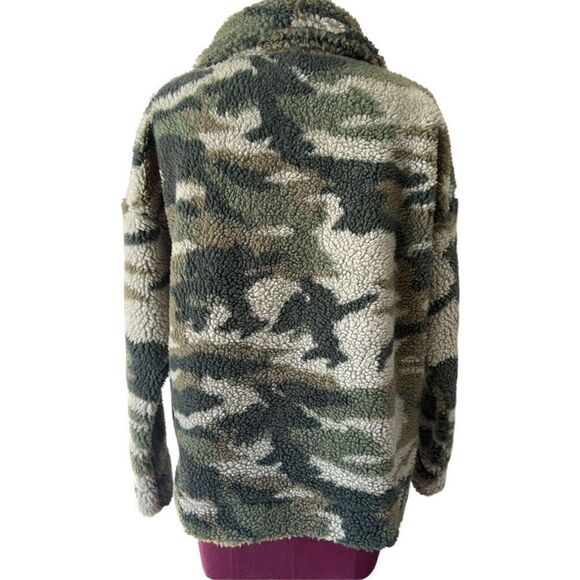 J. Crew Vintage Fleece Camo Printed Sherpa Jacket size XS Pullover - Picture 5 of 12